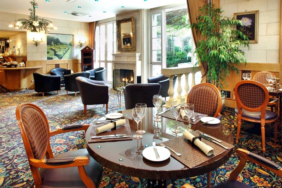 เลอชาเทอแลง บูติคโฮเต็ล Hotel บรัสเซลส์ ภายนอก รูปภาพ The restaurant at the hotel