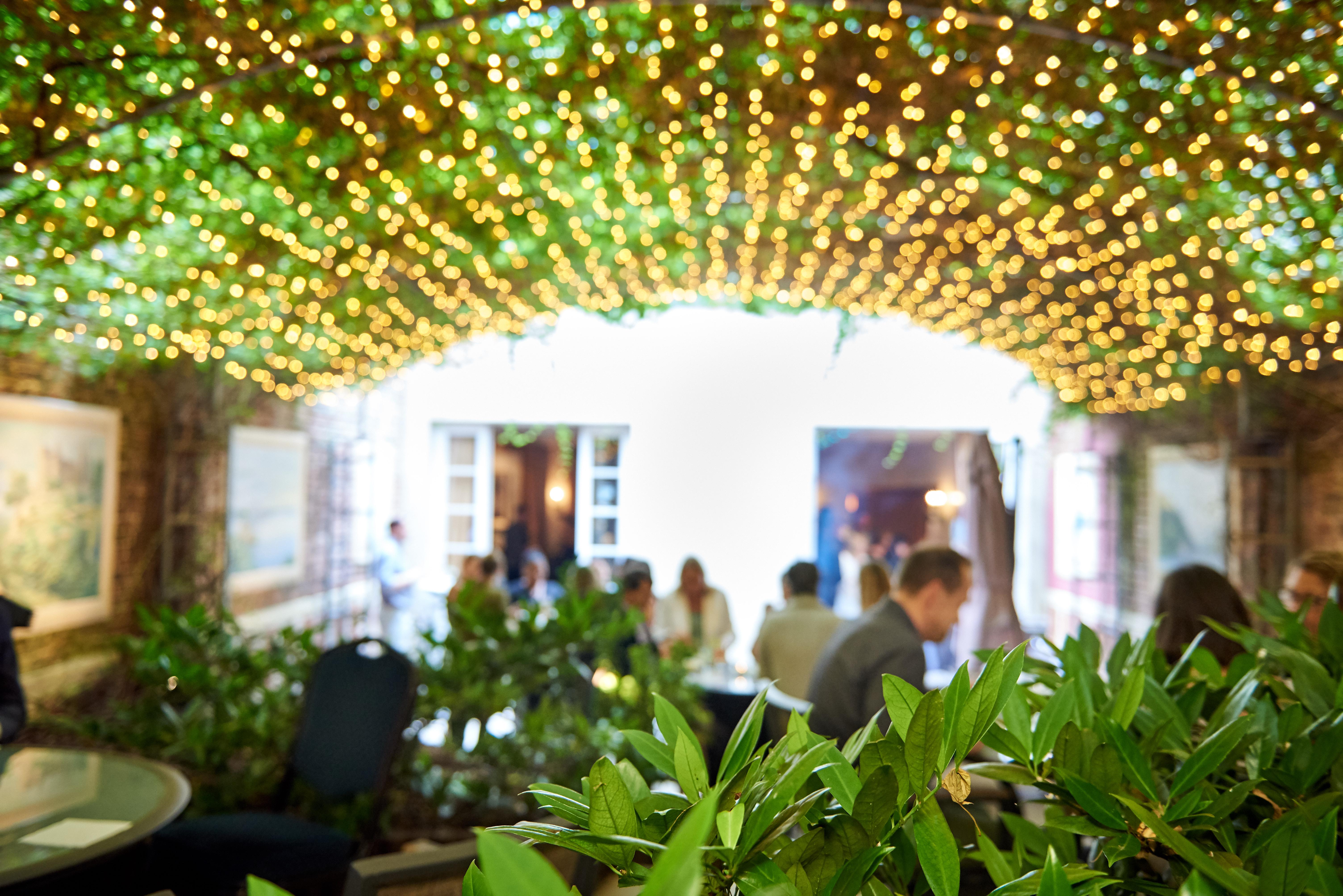 เลอชาเทอแลง บูติคโฮเต็ล Hotel บรัสเซลส์ ภายนอก รูปภาพ The courtyard at the 2012 event