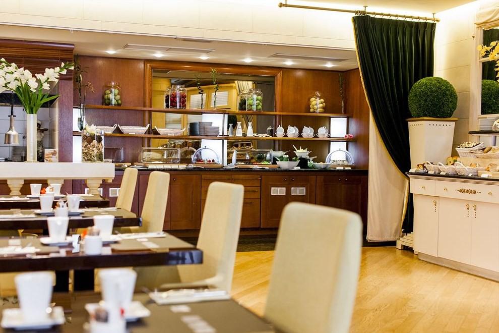 เลอชาเทอแลง บูติคโฮเต็ล Hotel บรัสเซลส์ ภายนอก รูปภาพ The lounge at the airport