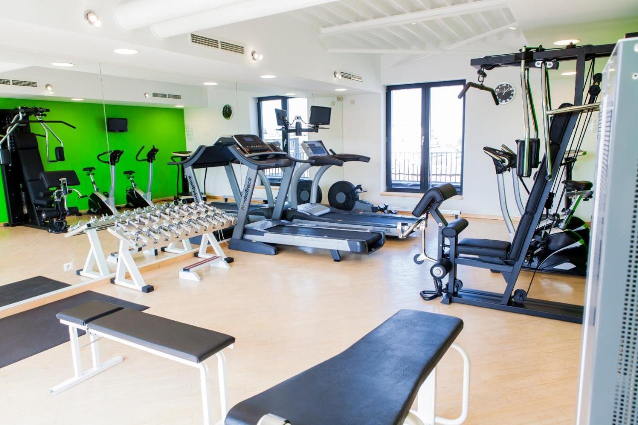 เลอชาเทอแลง บูติคโฮเต็ล Hotel บรัสเซลส์ ภายนอก รูปภาพ The gym at the University of Roehampton