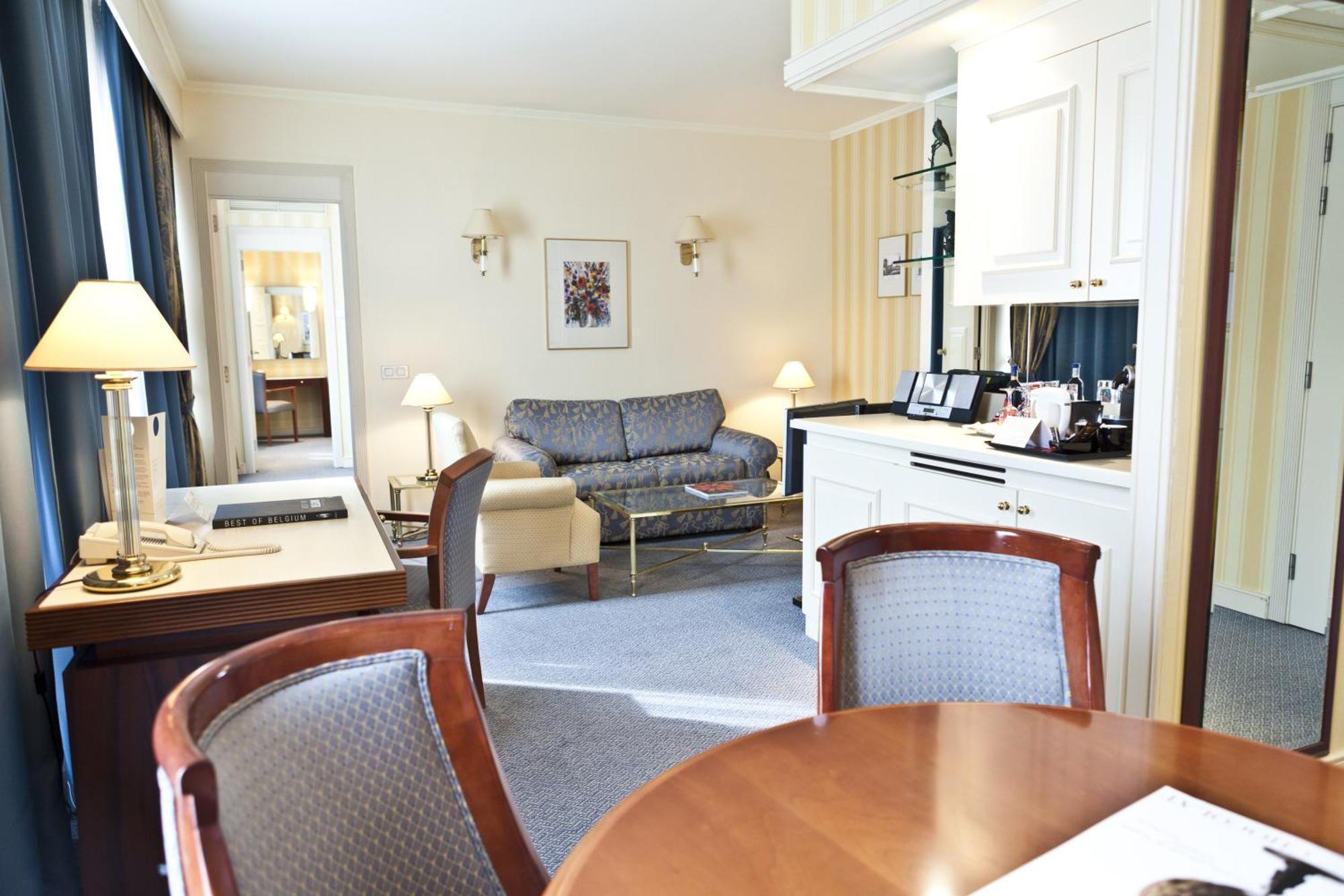 เลอชาเทอแลง บูติคโฮเต็ล Hotel บรัสเซลส์ ภายนอก รูปภาพ A suite at the hotel